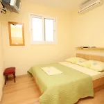 With Parking Space - 6632 Макарска