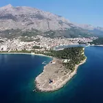 With Parking Space - 6632 Макарска