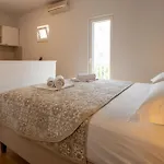 Апартаменты With Parking Space - 6632