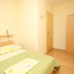 With Parking Space - 6632 Апартаменты Макарска