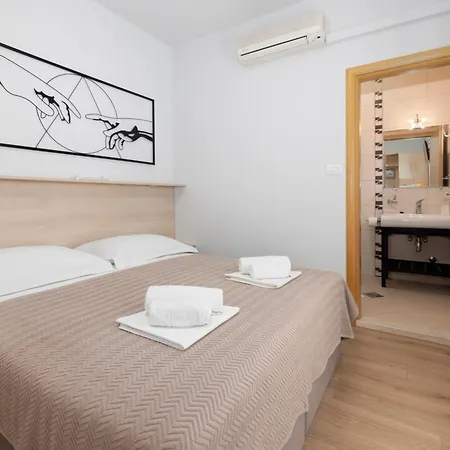 With Parking Space - 6632 * Makarska