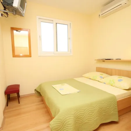 With Parking Space - 6632 Makarska