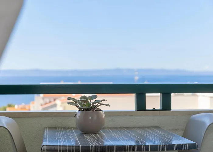 Apartment With Parking Space - 6632