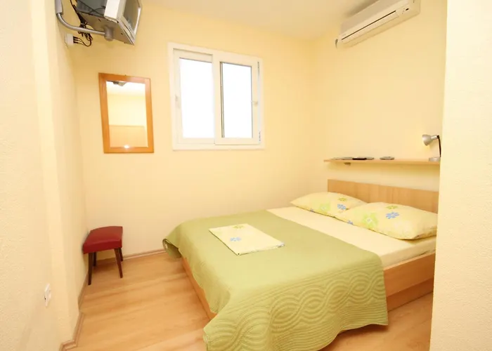 With Parking Space - 6632 Makarska