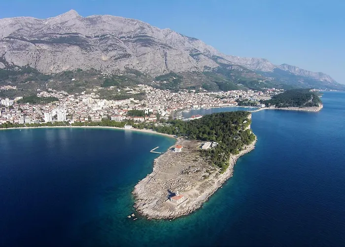 With Parking Space - 6632 Makarska